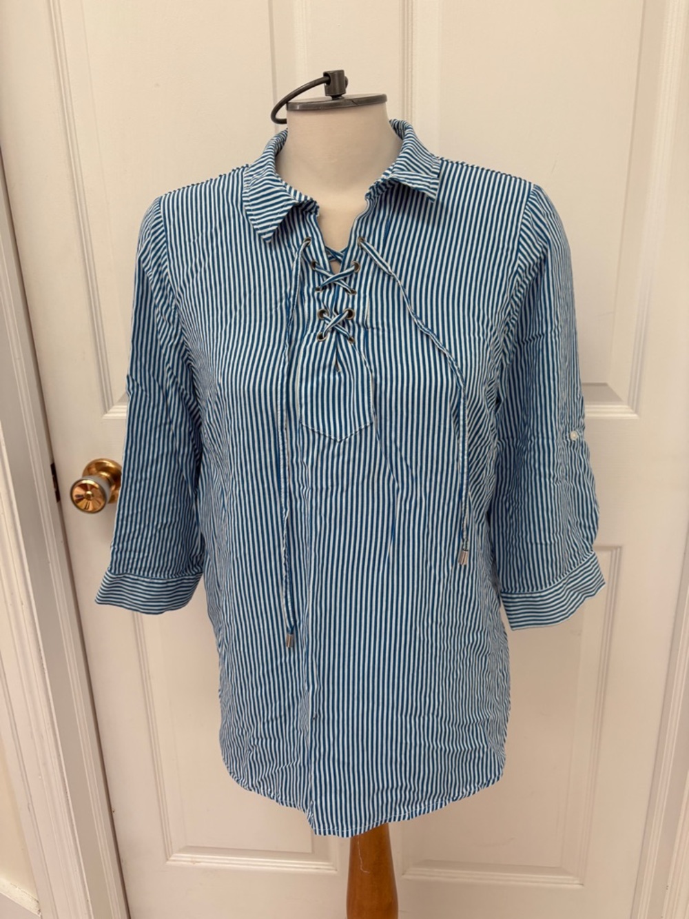 Urbanology Women's Blue Stripe Lace-Up Collared Blouse ladies large